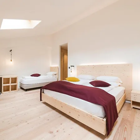 Zum Hirschen Boutique Hotel Val Di Non-2